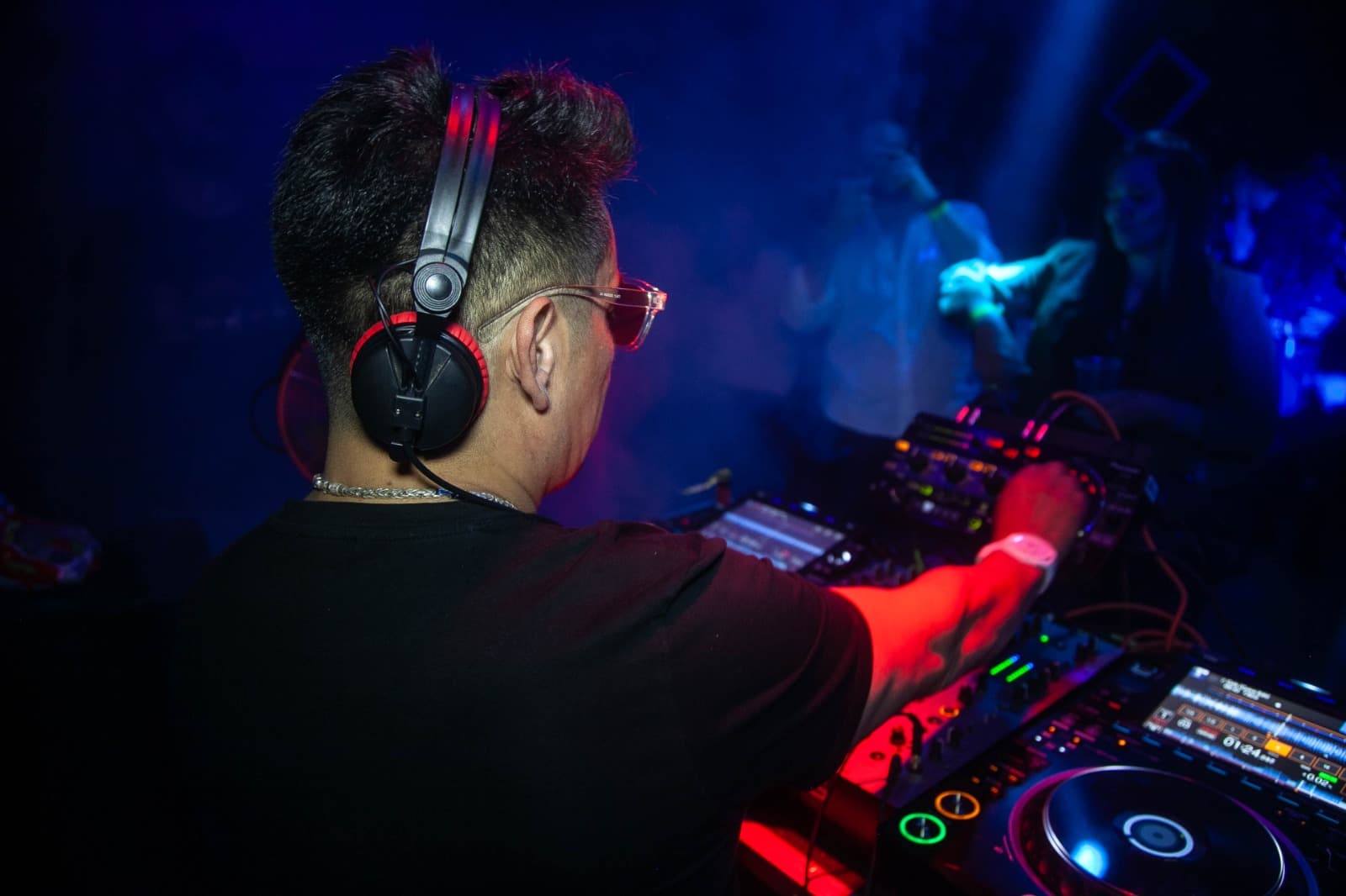 Groove By Caper - Portada de eventos